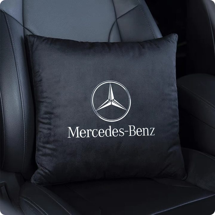 Multifunctional pillows and quilts - a warm companion for home and travel