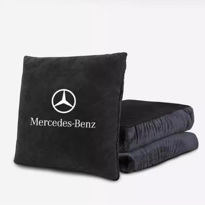 Multifunctional pillows and quilts - a warm companion for home and travel